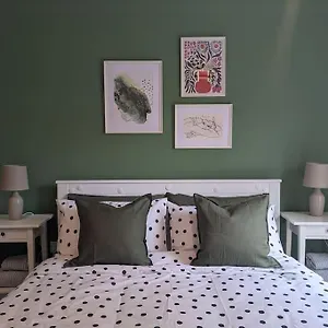  Apartment Homely 2 Bed Duplex With A River View